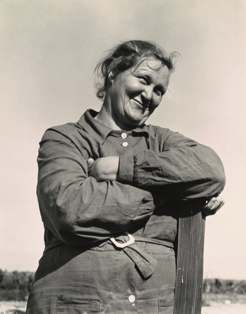 Arkansas mother come to California for a new start, with husband and eleven children. Now a rural rehabilitation client. Tulare County, California