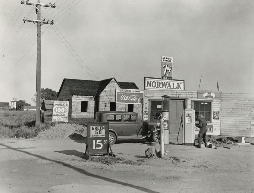 Blackwood Service Station, San Joaquin Valley, Riverbank, California
