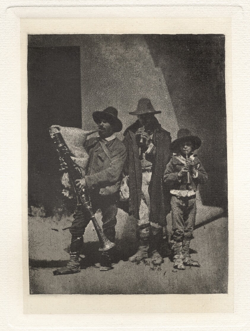 Planche III – Groupe de Trois Pifferari Debout, dans la Cour du 21 Quai Bourbon (Plate III – Group of Three Pifferari Standing, in the Court of 21 Quai Bourbon)
