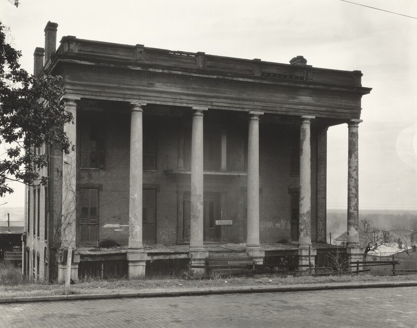 Abandoned Ante-Bellum Plantation House, Vicksburg, Mississippi