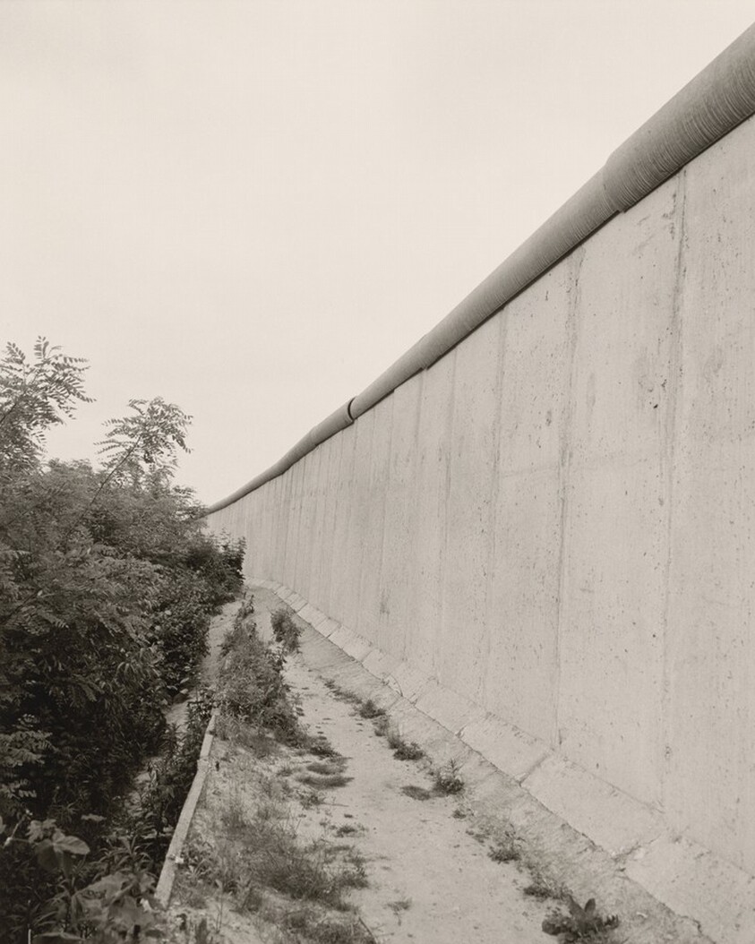 New Wall, across Landwehr Canal from Görlitzer Ufer