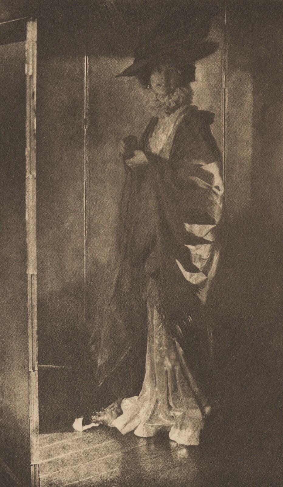 The Silver Skirt, Adolph de Meyer, 1910