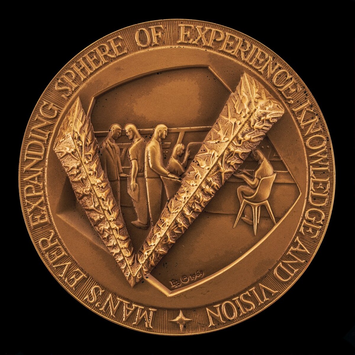 Apollo 11 Moon Landing Medal [obverse]