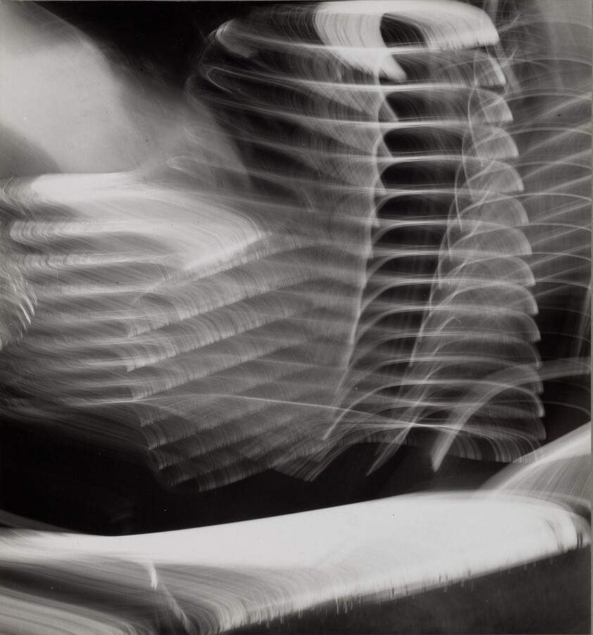 Camera Movement on Automobile Reflection