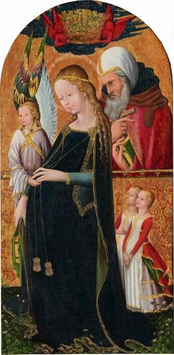 A kneeling pregnant woman, an older, white-bearded man, a winged angel, and two people smaller in scale are angled to our left in this vertical panel, which has an arched top. All the people have pale skin. The pregnant woman, Mary, takes up most of the composition. She has an oval face with small features, a slight double chin, and pale pink lips. She has long, wavy blond hair under a gold headband, and a ring of Latin text creates a halo farther out from her head. Her midnight blue, almost black, cloak is lined with spring green and edged with gold. She grips the edge of her cloak with her right hand, farther from us, and holds her other hand over her belly. Smaller in scale, the winged angel is behind her and near her right shoulder. The angel holds one of Mary’s fingers and looks back at her face from the corner of light brown eyes. The angel wears a petal-pink robe under gold bands, has blond hair, and wings striped with canary yellow, dark blue, mauve pink, grass green, and pearl white. The man, Joseph, is the same scale as Mary. He is shown from the waist up behind a gold-brocaded red curtain, which is hung across the bottom of the composition behind Mary and the angel. Joseph’s gray hair is covered by a white cloth, and he has a brown and black hood over a raspberry-red robe. He clutches the end of a crutch and a green book in his hands at his chest. The final two people, smaller in scale than the angel, stand or kneel behind Mary. These two women wear gowns that are white down the front with scarlet-red sleeves and skirts. Where it falls down the back of the full dress, the red fabric is also lined with grass green. The gowns are edged with gold and have gold bands down the fronts. The woman closer to us stands with her hand clasped down in front of her, and the other rests one hand on her own belly and the other arm is wrapped around the first woman’s shoulders. Both have blond hair and look up at Mary. Tiny white and blue flowers, including violets, grow on green grass in the bottom quarter of the painting. The background above the curtain is gold, and two winged angels hold a tall crown in a bank of dark blue clouds in the curve of the arch. These angels are painted entirely in shades of crimson red.