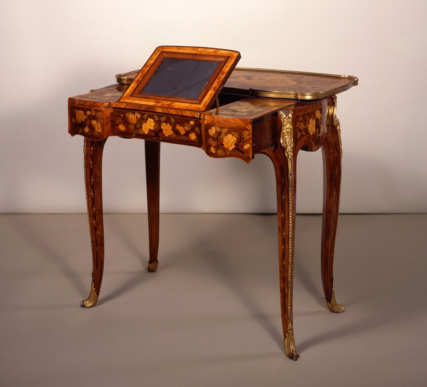 Writing and Toilet Table (table mécanique)