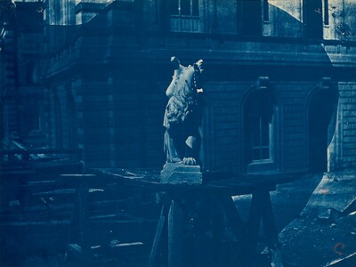 Sculpture de griffon sur un chantier à Marseille (Sculpture of a Griffin on a construction site in Marseille), Adolphe Terris, c. 1866-1868