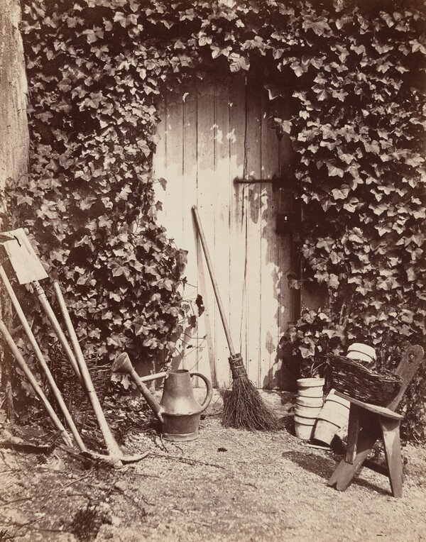 Porte de ferme de Marlotte (Doorway with Garden Implements)