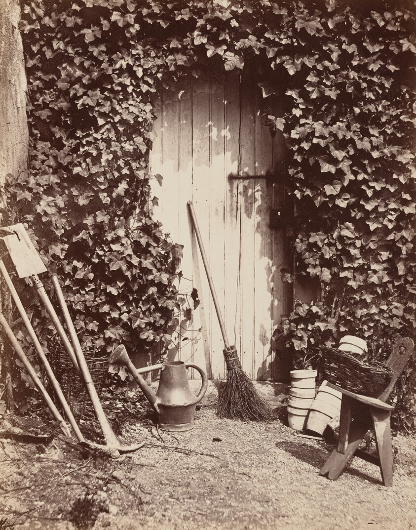 Porte de ferme de Marlotte (Doorway with Garden Implements)