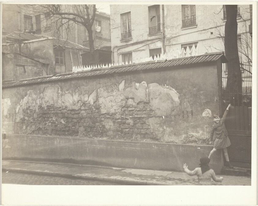 Children playing, Paris