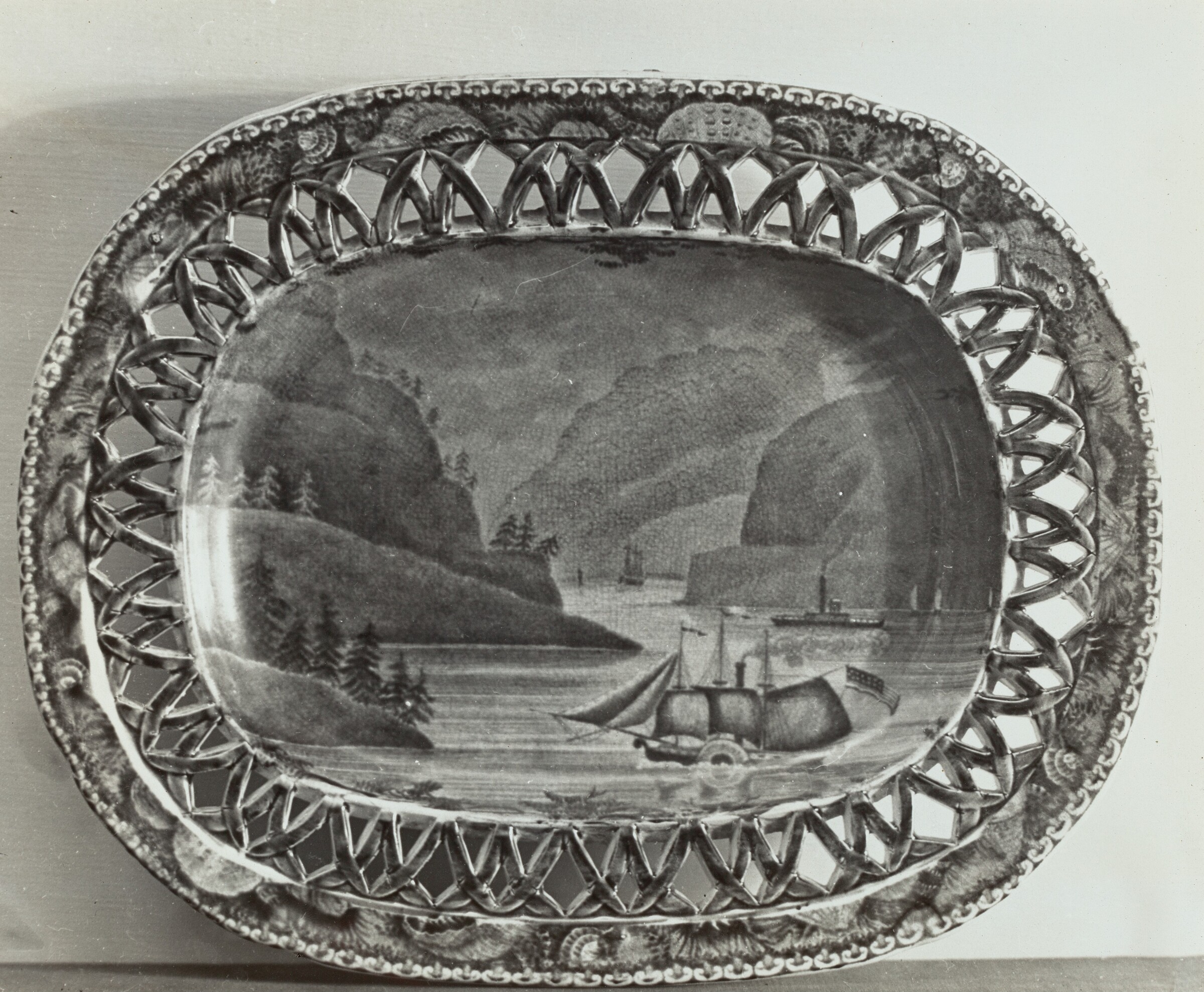 Platter - "Hudson River", Helmut Hiatt, c. 1936