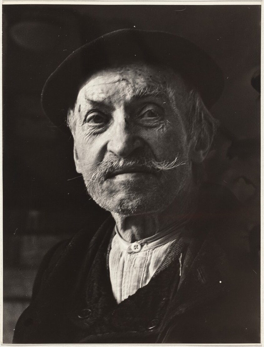 Portrait of a man--40 Fotos