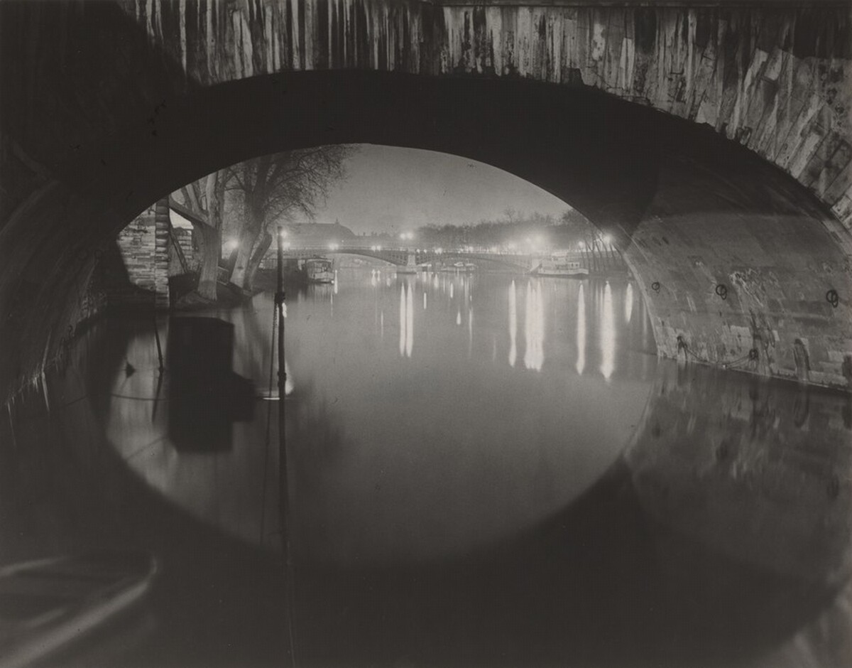 The Pont du Carrousel seen through the Pont Royal