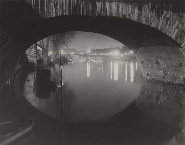 The Pont du Carrousel seen through the Pont Royal
