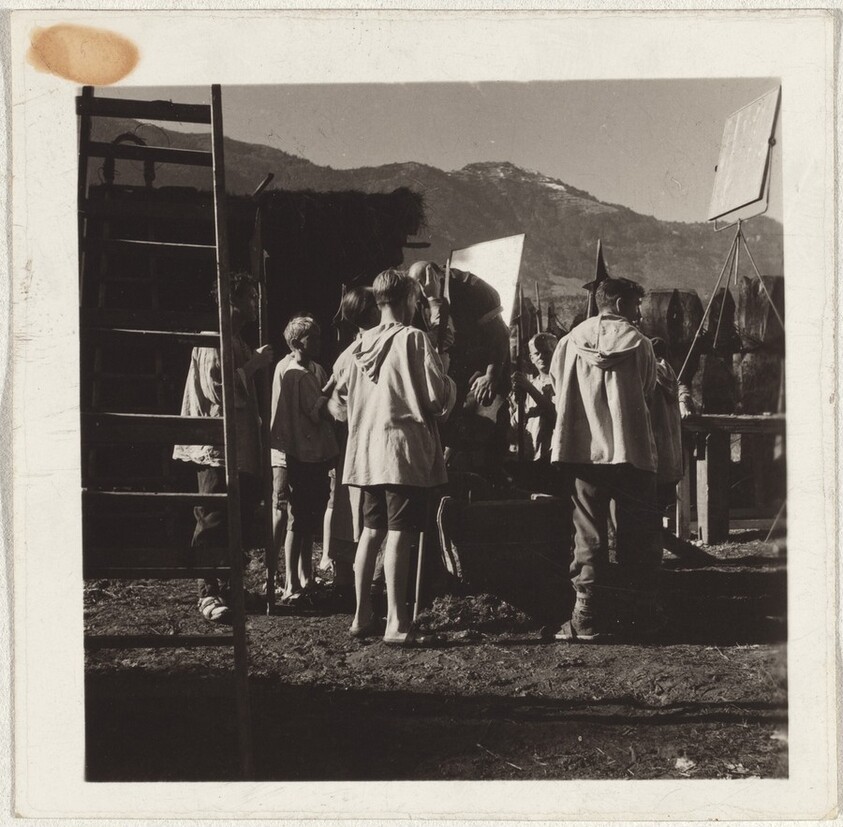 Young actors holding weapons--Filming "Landammann Stauffacher"