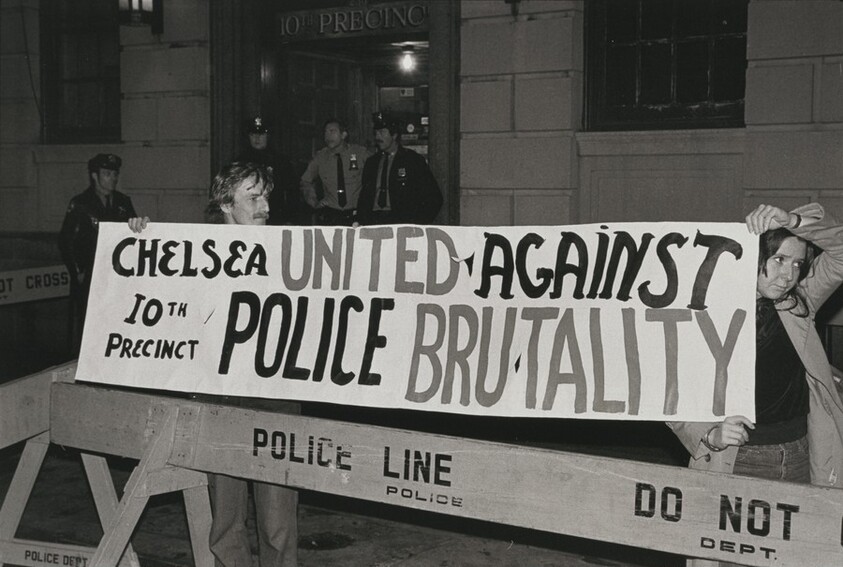 A community group accuses a precinct of maltreating a suspect, New York City