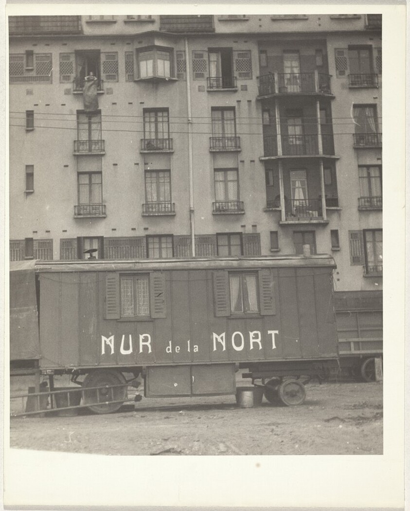 Wagon, "Mur de la Mort," Paris