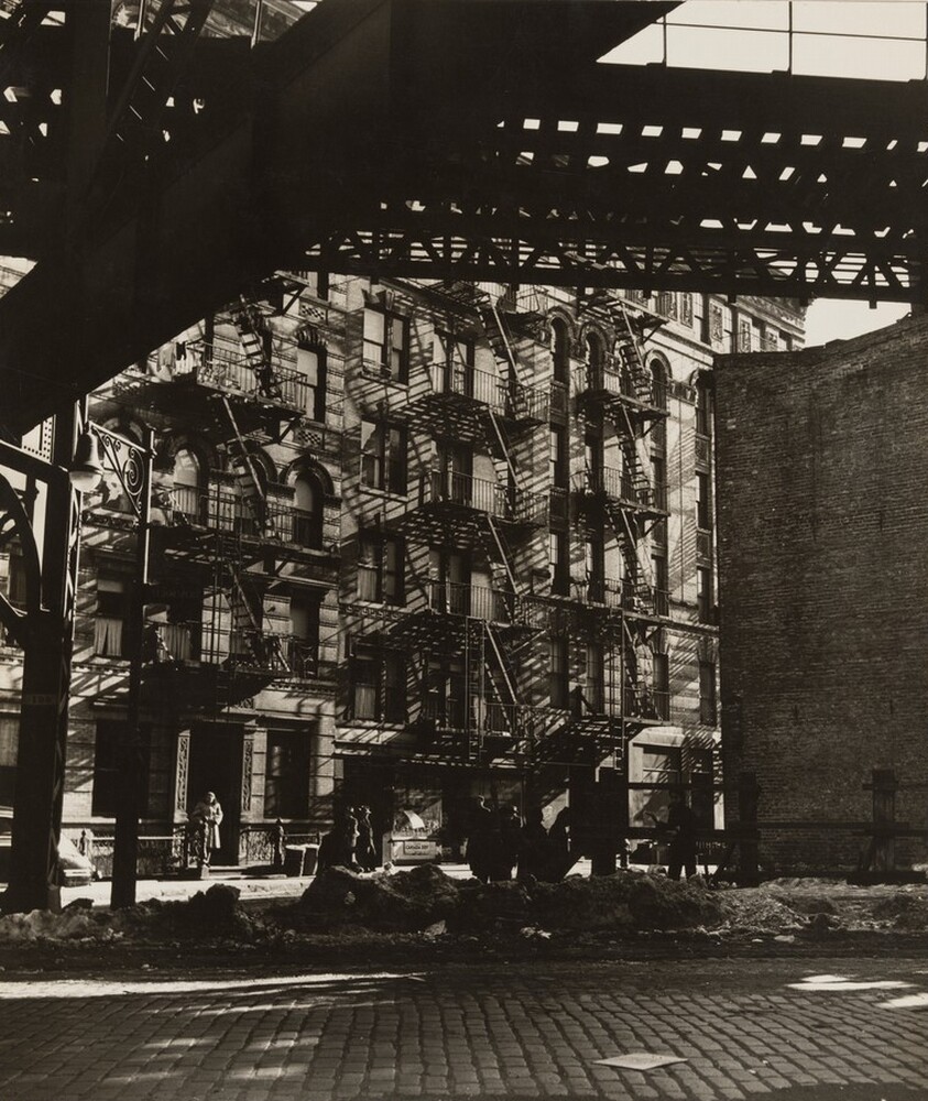 Under the 3rd Ave L at Oak Street