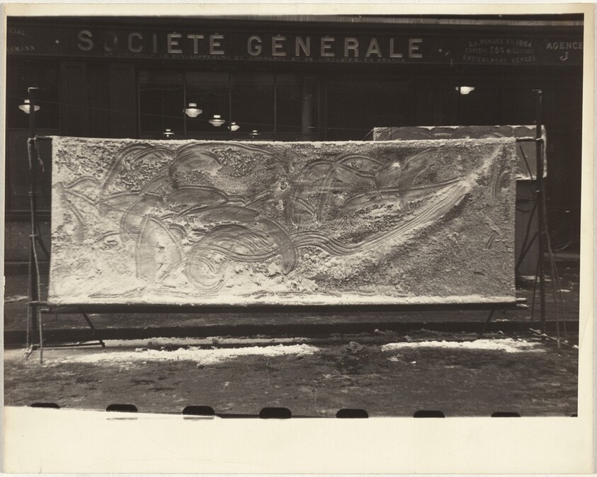 Fingerprints in snow, Paris