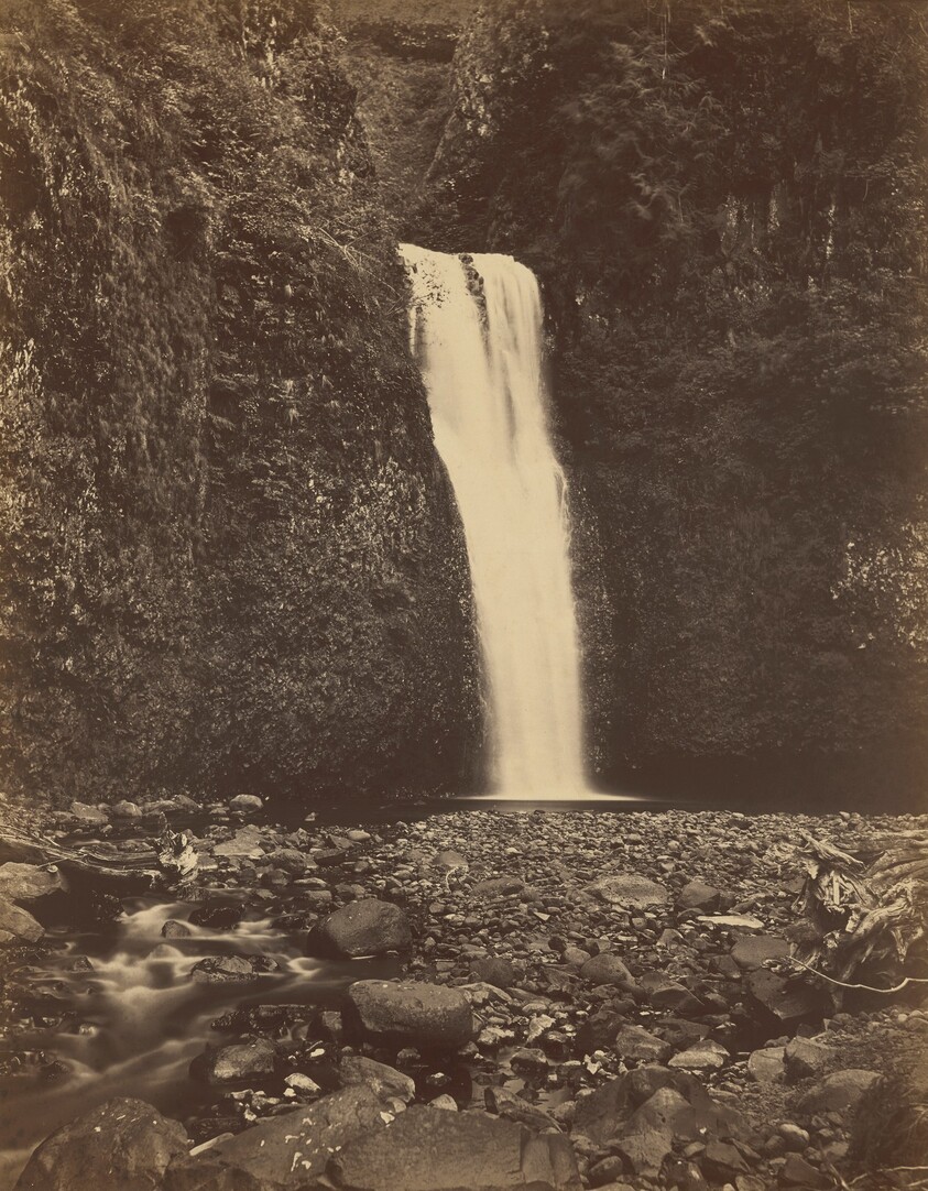 Lower Multnomah Falls, Columbia River