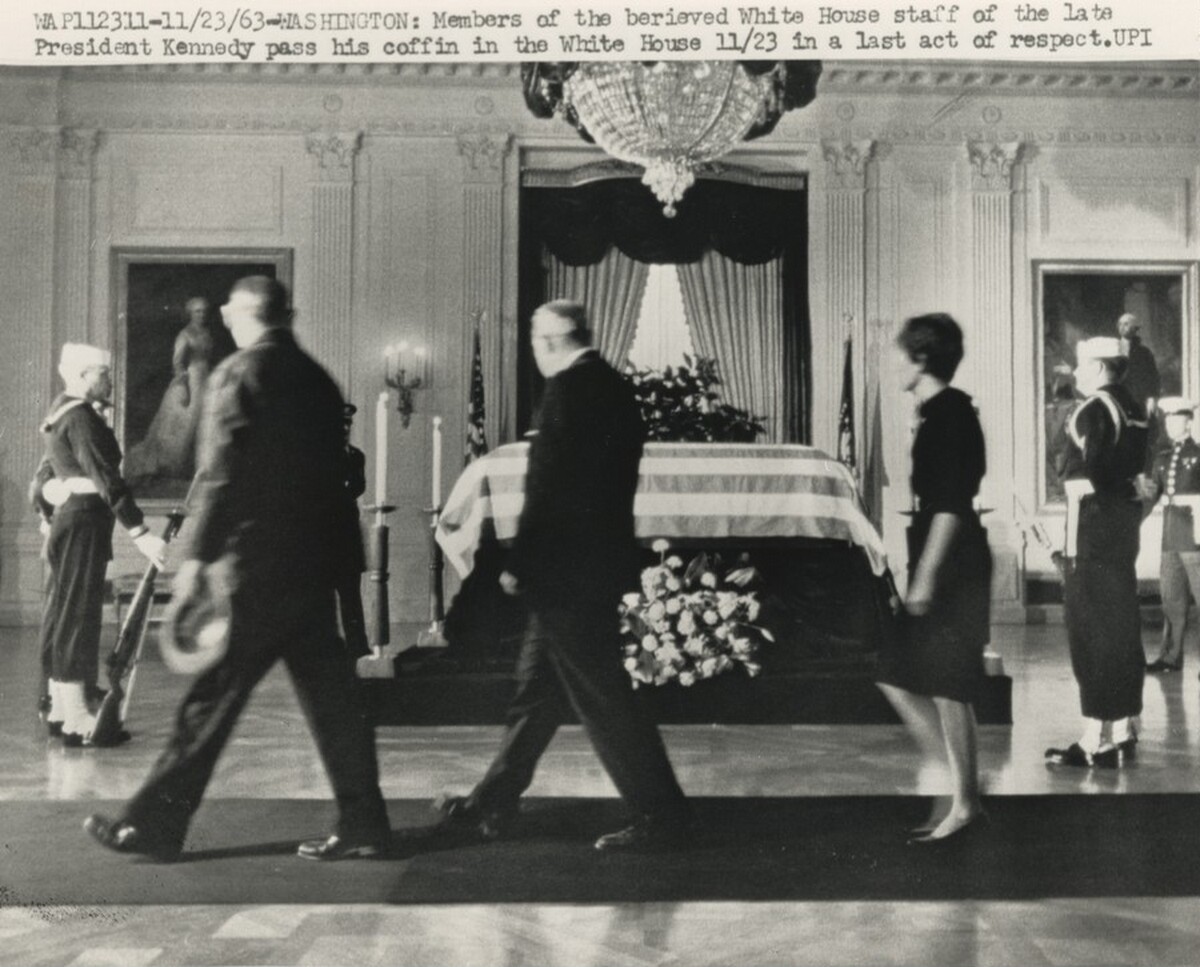 Title from caption on object: “Members of the Bereaved White House Staff...”