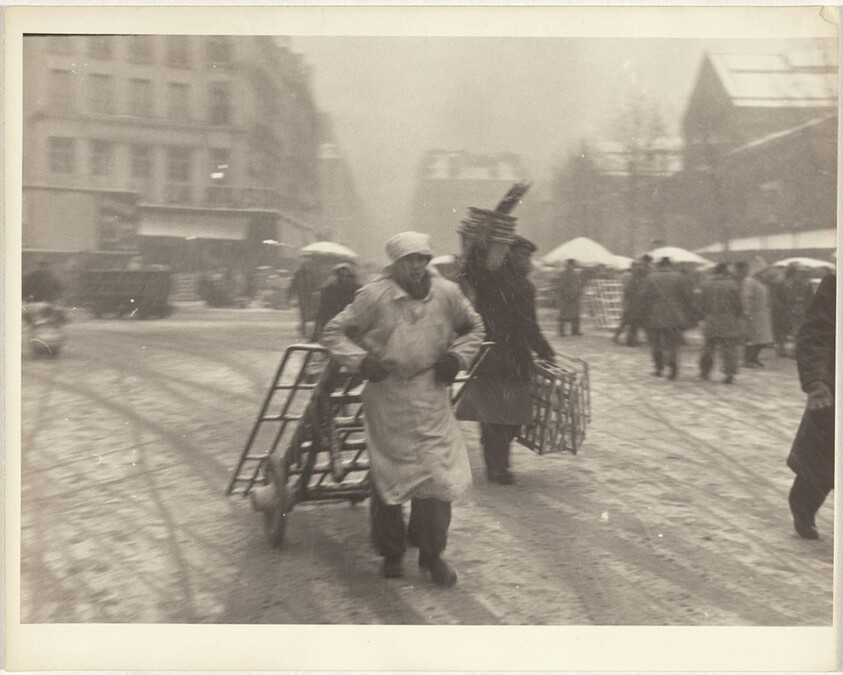 Vendors in snow, Paris