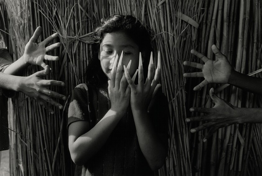 Juego de manos, Juchitán, México (Hand Games, Juchitán, Mexico)
