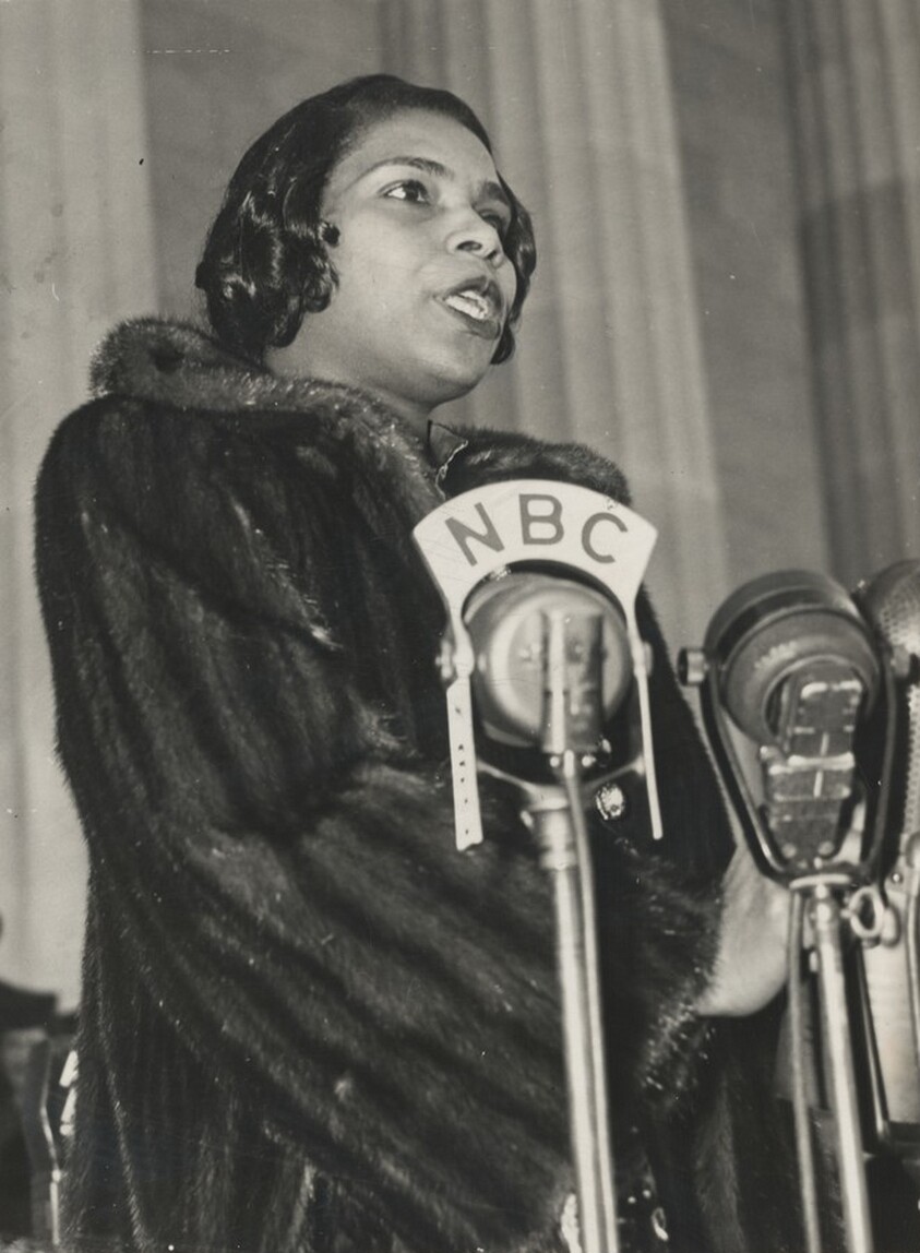 Title from caption on object: “Thrills Throng in Concert”