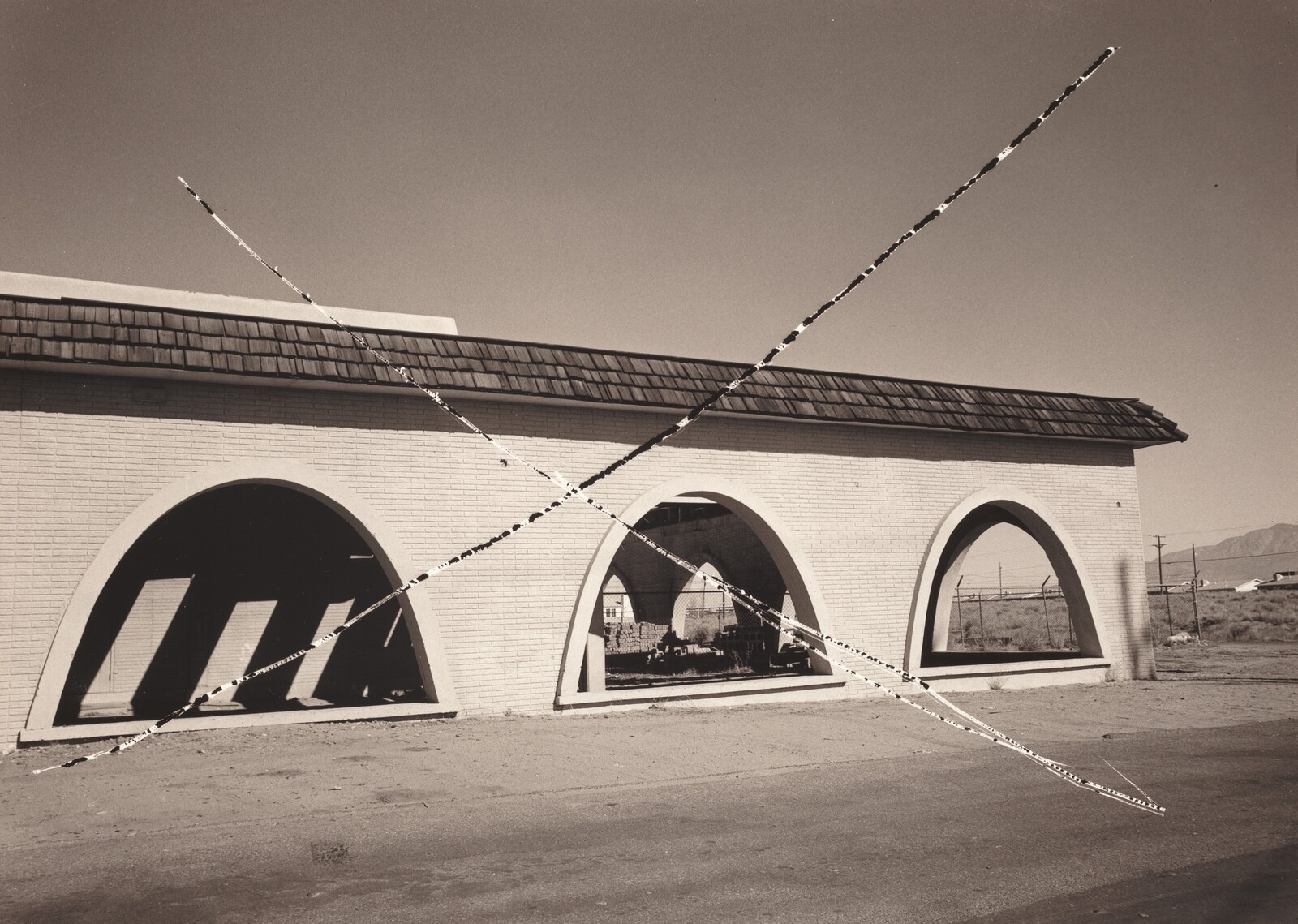 Tri-arch, Thomas Barrow, 1974-1978