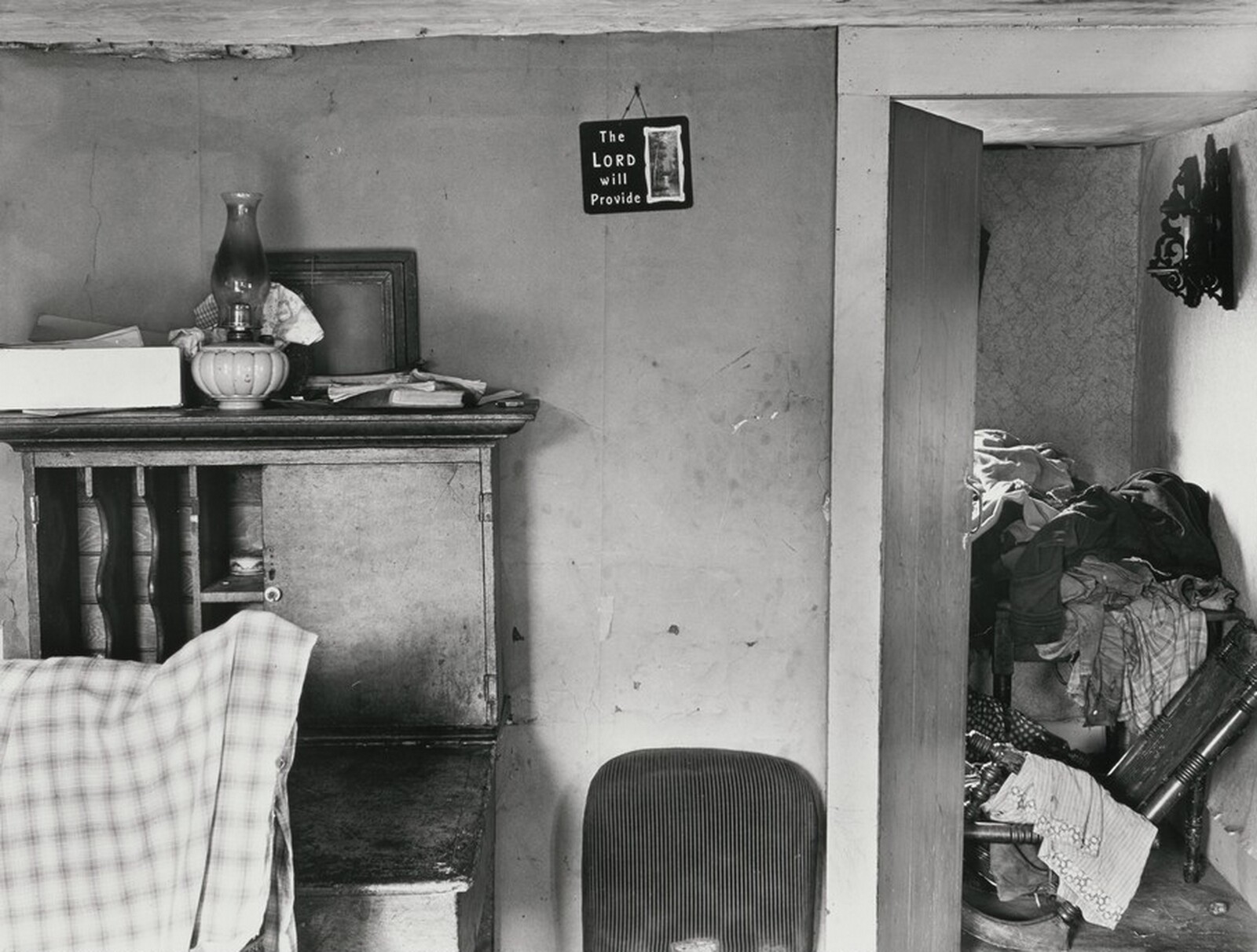 Farm Interior, New York State, Walker Evans, 1931
