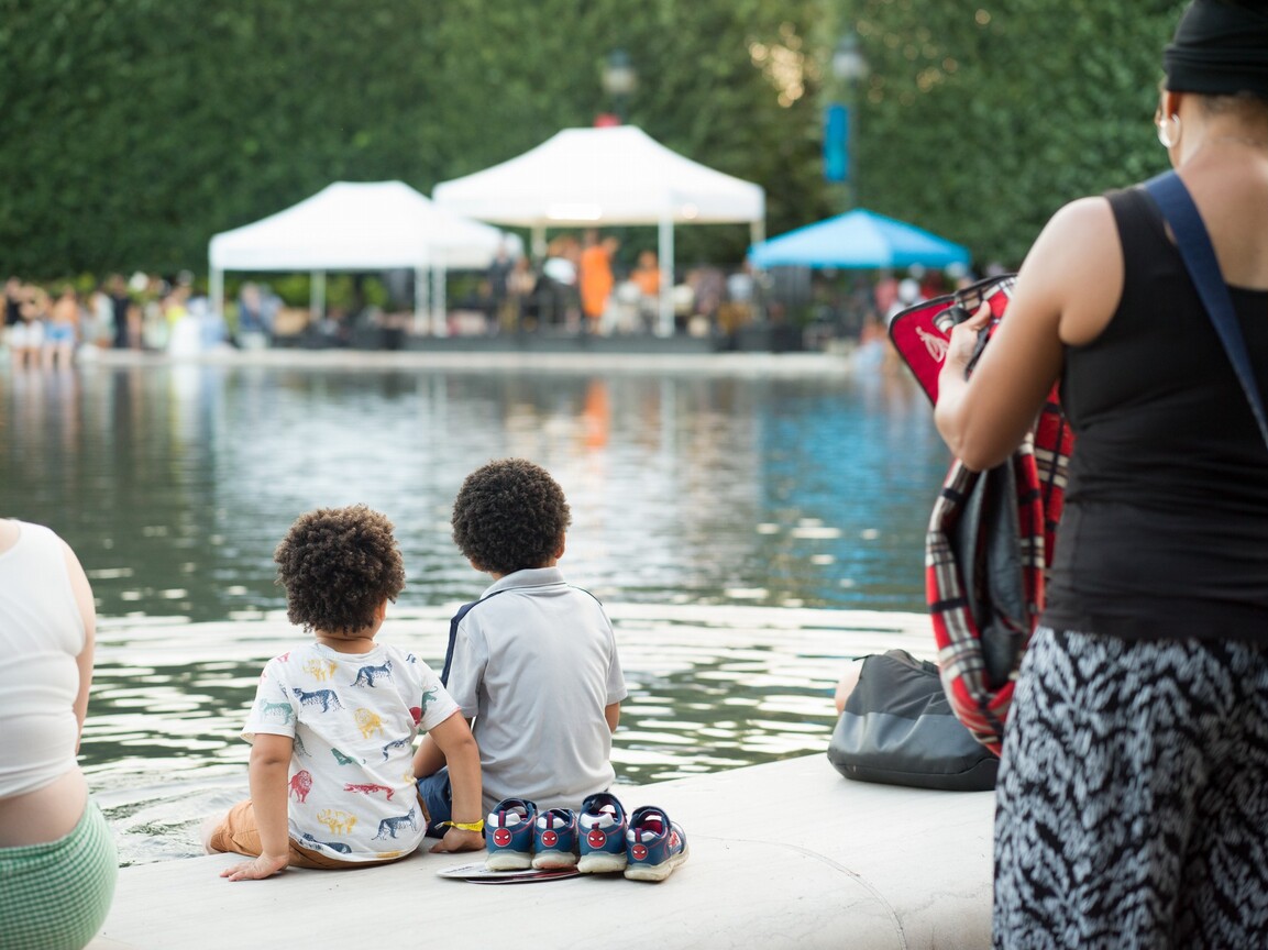 Families enjoying activities in the Sculpture Garden