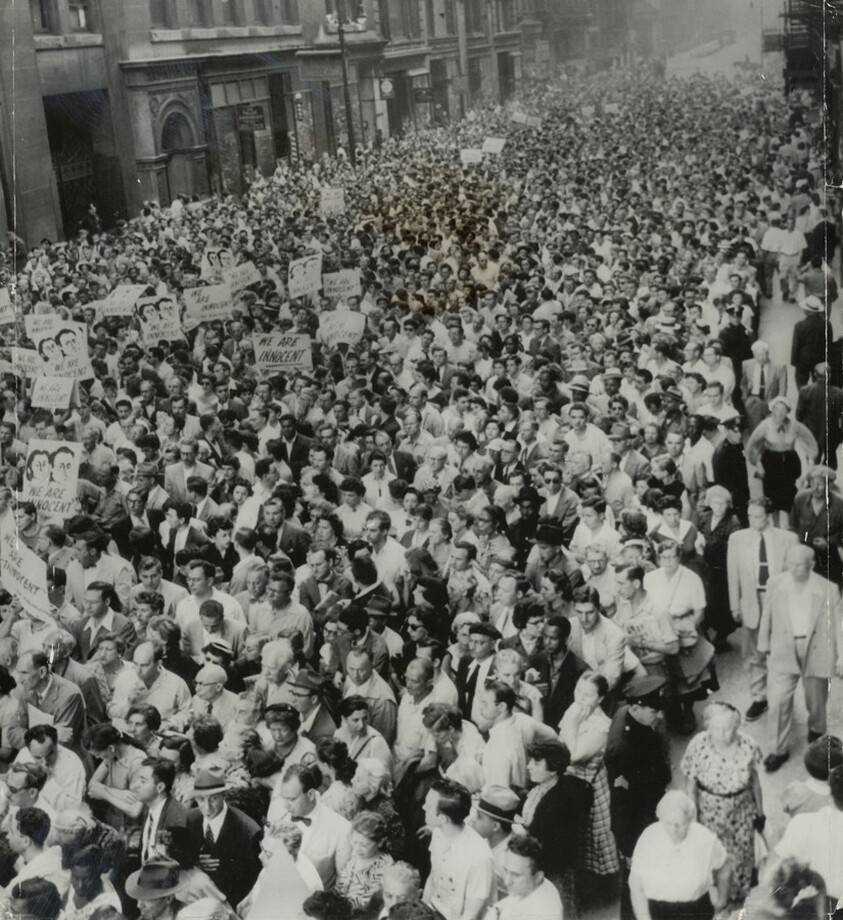 Title from caption on object: “This Is Part of the Crowd That Assembled on Seventeenth Street in the Union Square Area of New York Last Night…”