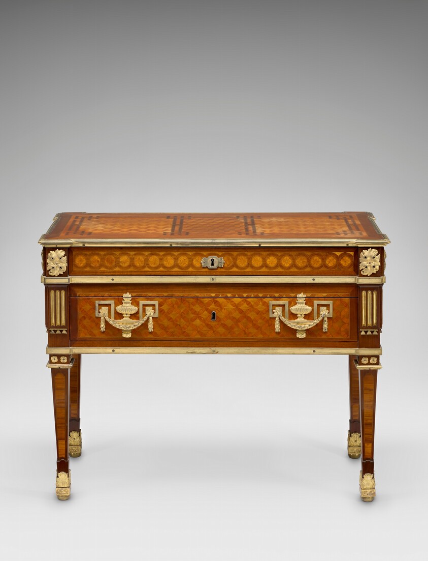 Writing Table with Mechanical Fittings (table à transformation)