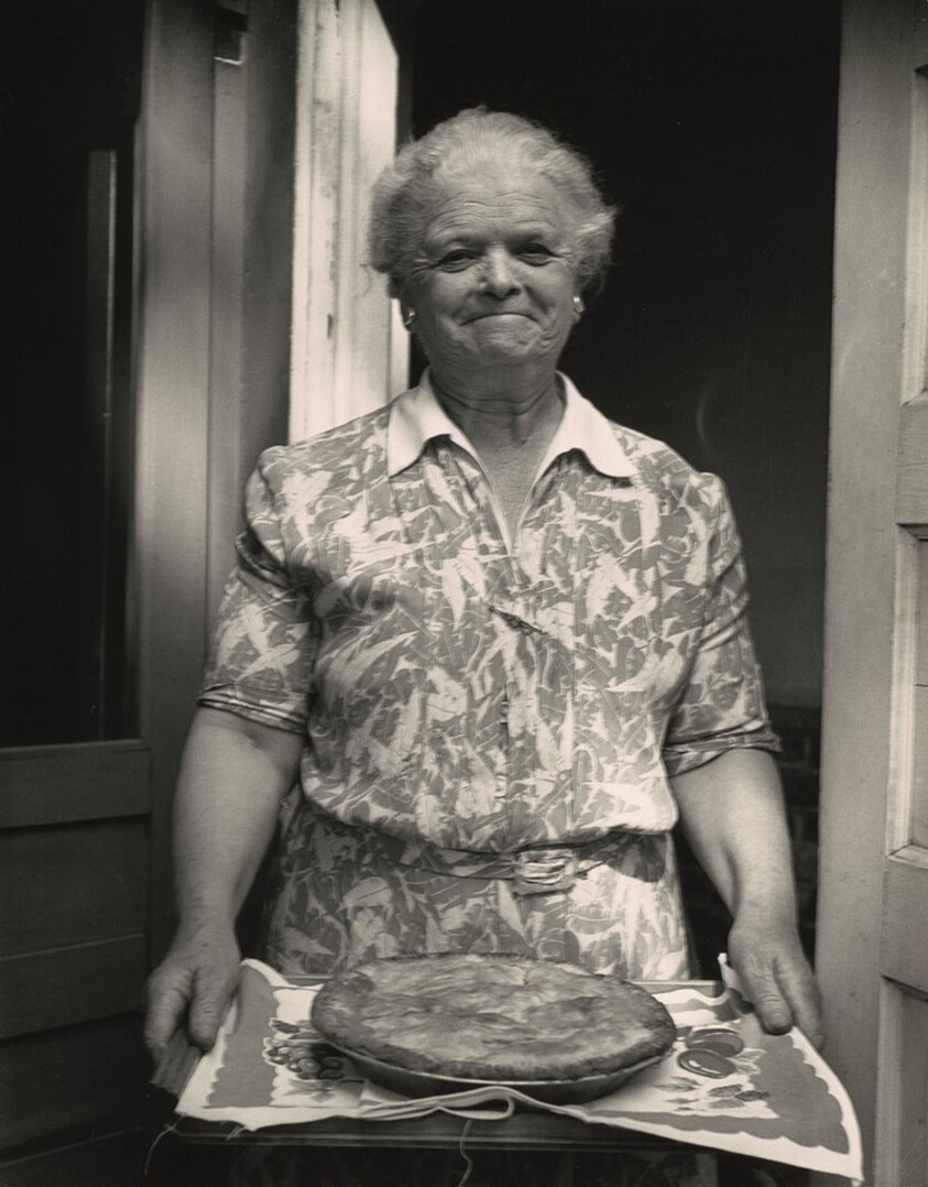 Lyde Wall, friend and neighbor, who makes "the world’s best apple pie", and knows everything going on for miles around, Berkeley, California
