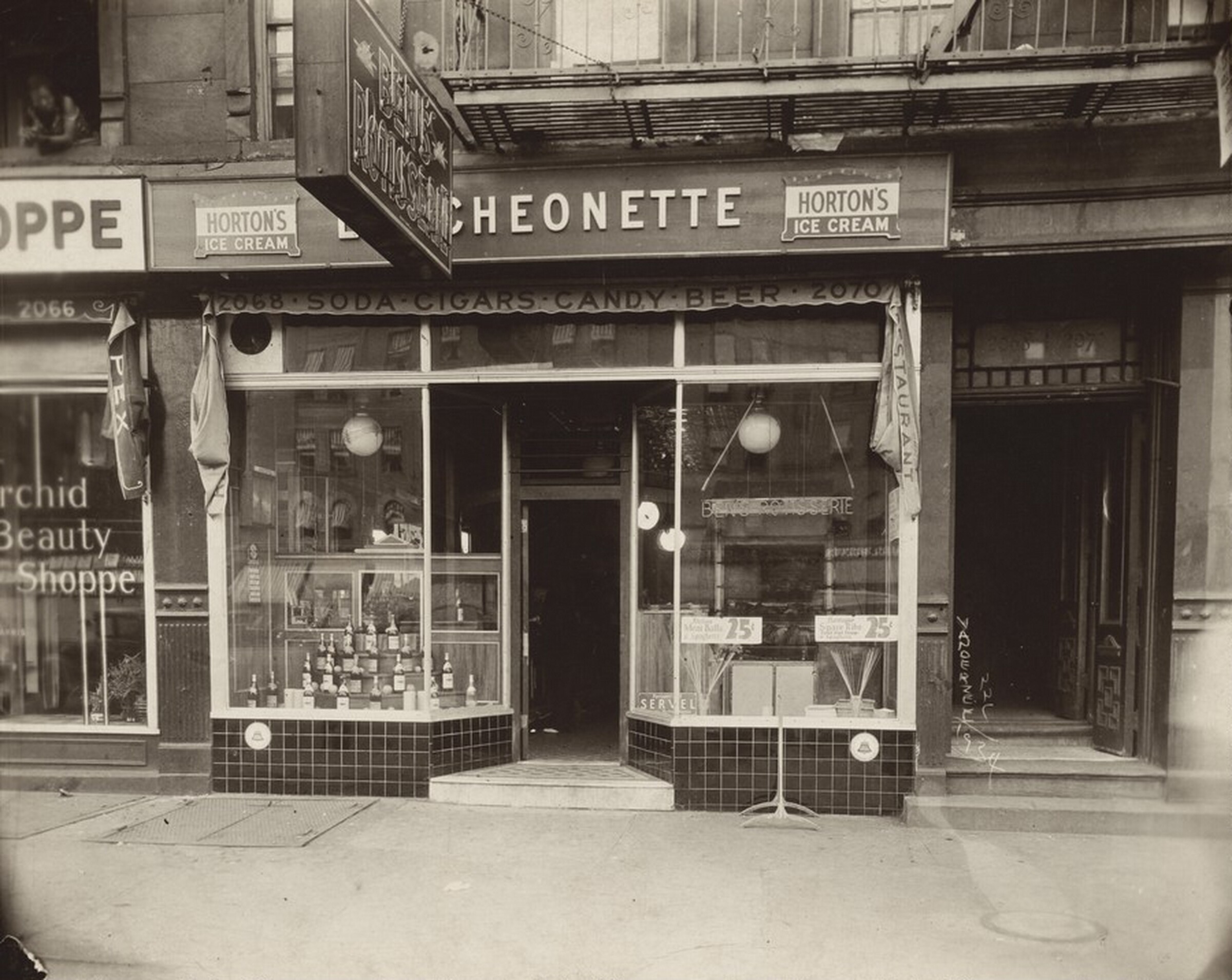 Harlem Store Front, James Van Der Zee, 1934
