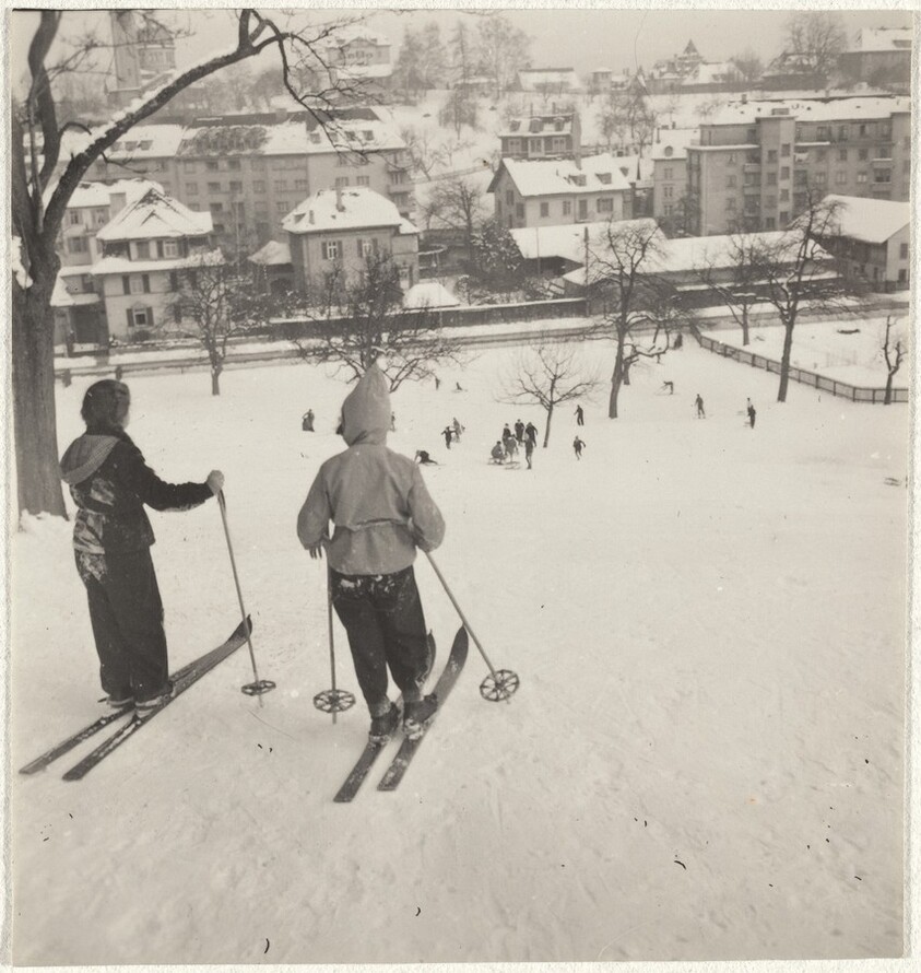 Children skiing--Sports
