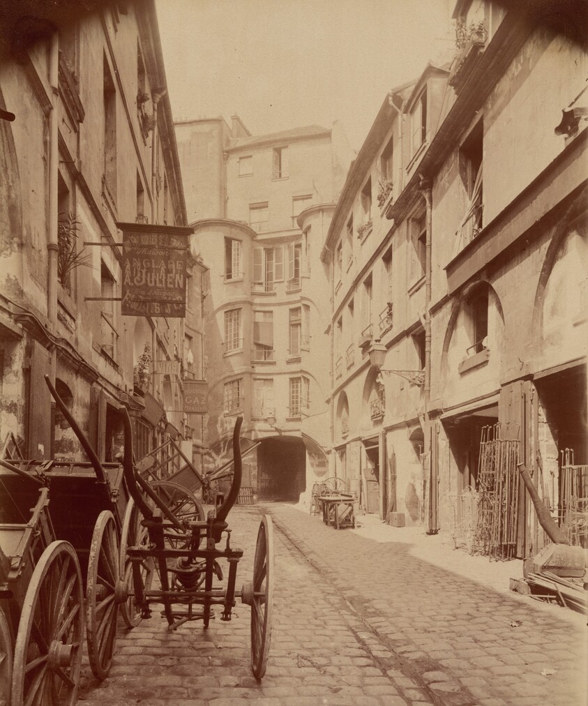 Cour du Dragon (Dragon Court)