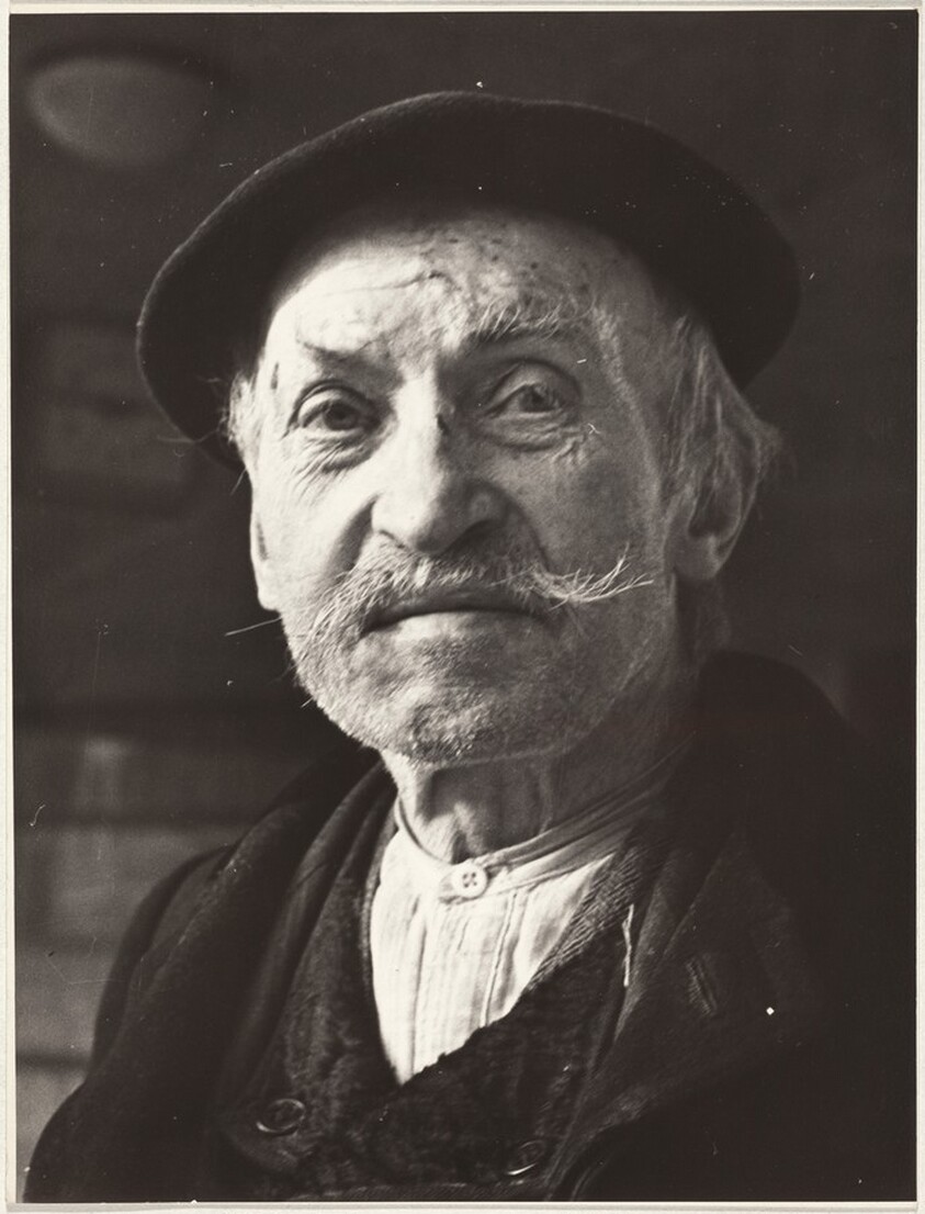 Portrait of a man--40 Fotos