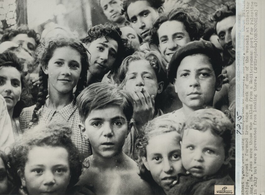 Title from caption on object: “Jewish Youths Crowd Shipboard Cage”