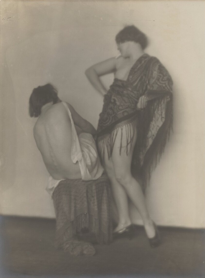 AKTE (pair of female lovers)