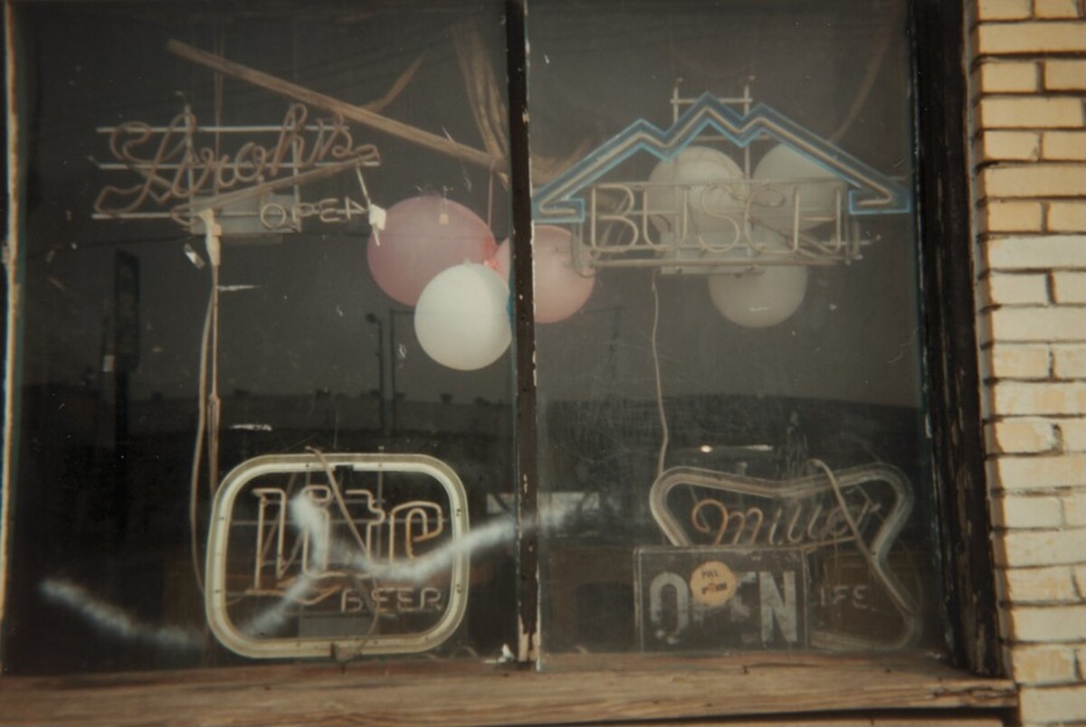 Signs and balloons, Memphis, Tennessee