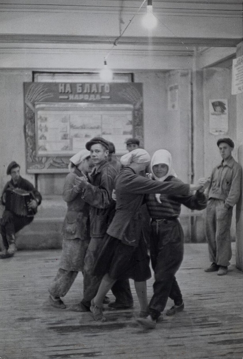 Building Construction Workers, Moscow, Russia
