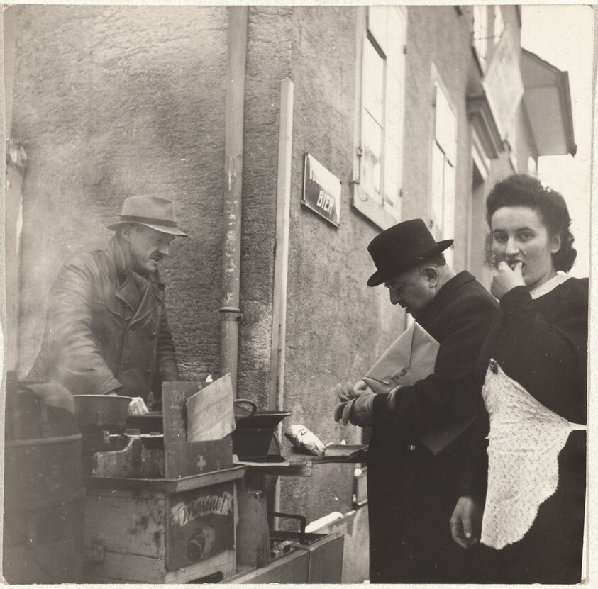 Street vendors--People