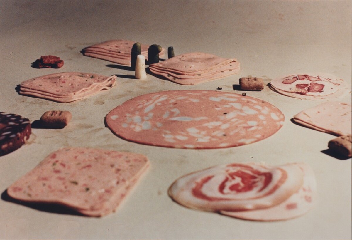 Wurst Serie: Im Teppichladen (Sausage Series: In the Carpet Shop)