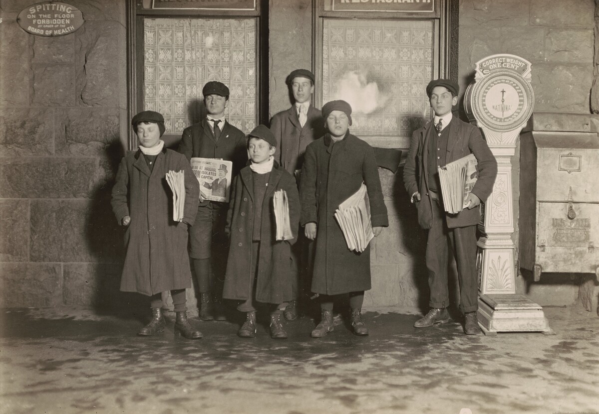 8:30 P.M. Group of newsboys selling at the depot, Hartford, Connecticut. Smallest boy 11 years old.