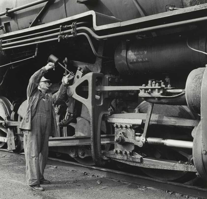CNR 360 559, Engineer Oiling Locomotive, Prior to Departure from Hamilton, Ontario