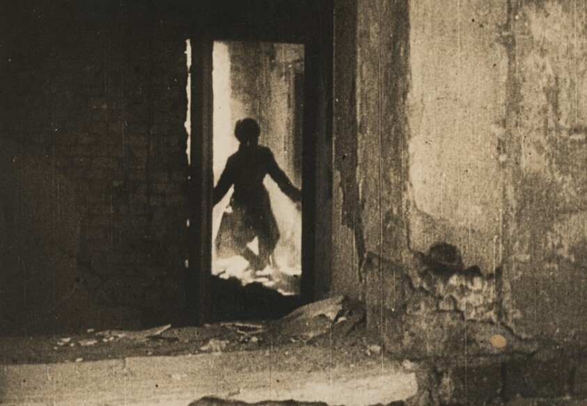 Title from caption on object: “Dramatic Picture During Street Fighting in Stalingrad...”