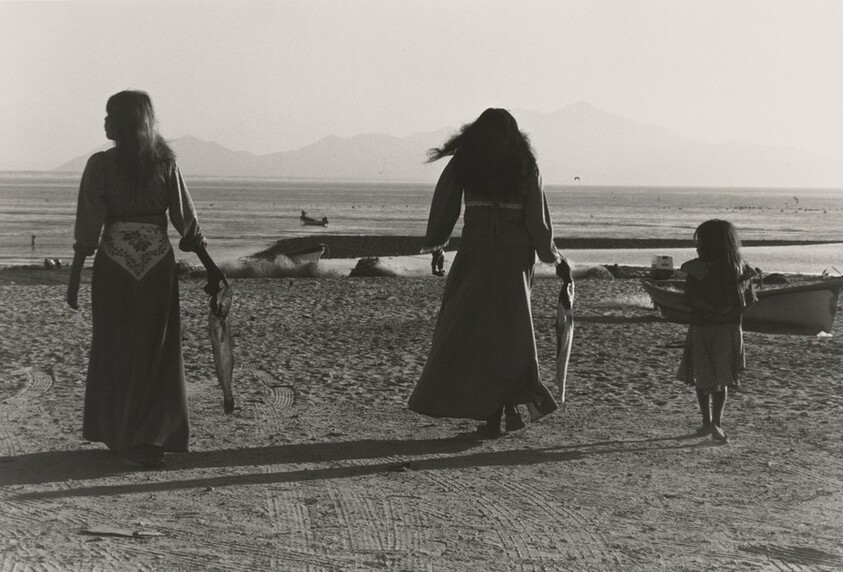 Mujeres seris, Desierto de Sonora, México (Seri Women, Sonoran Desert, Mexico)